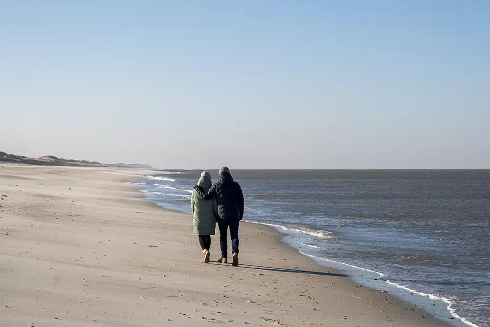 Strandwanderung-auf Sylt-der nordsee Urlaubsplaner-gibt-Tipps-für-schöne-Ausflüge