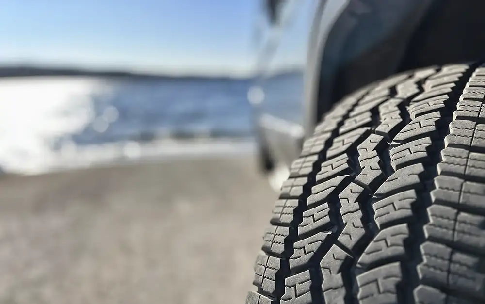 All-Terrain-Reifen/AT-Reifen, Detail, auf Wohnmobil