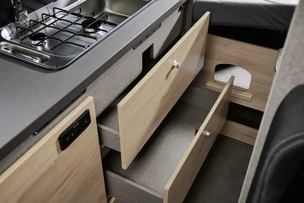 Dethleffs_Globetrail_600_ACTIVE_Kueche_2026