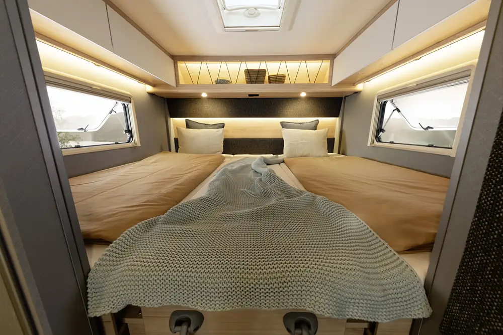 Dethleffs_XL_Family_7812_Schlafzimmer