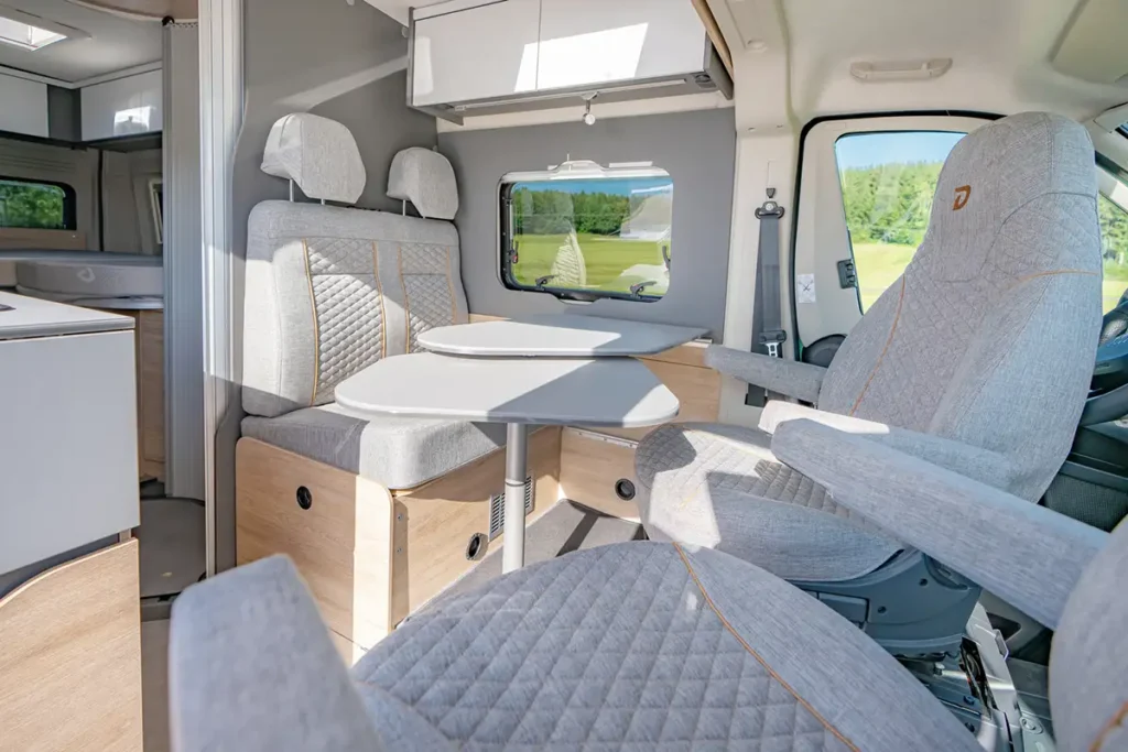 Dethleffs Globetrail - 75k Iconic Edition - Sitzgruppe