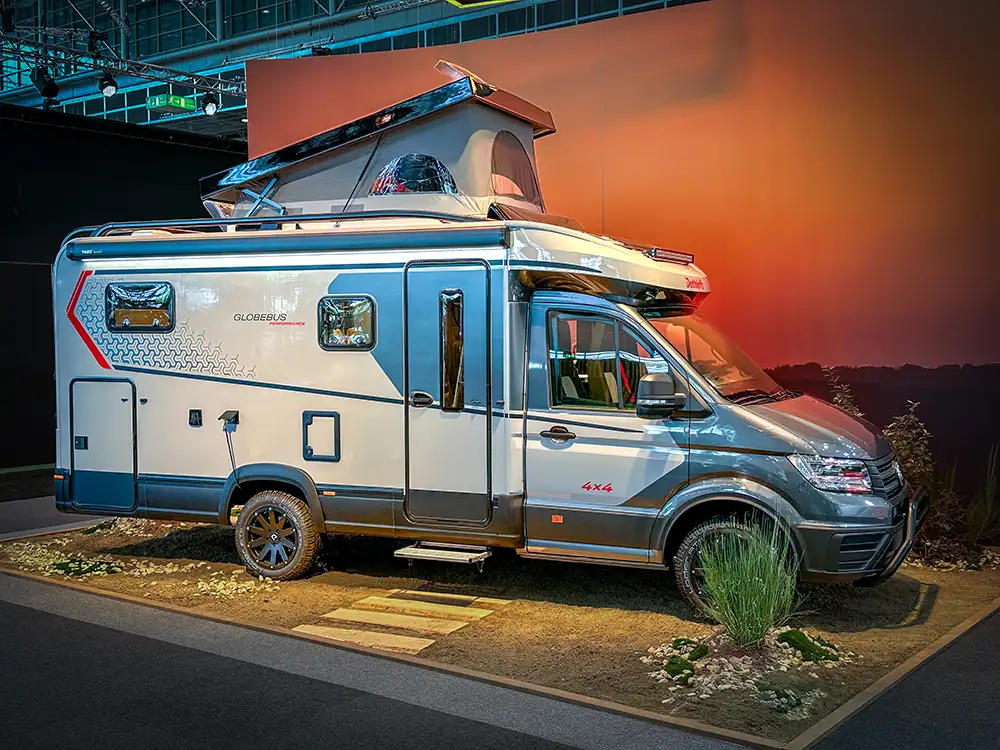 Dethleffs Globebus Performance 4x4 mit Aufstelldach und individueller Innenausstattung