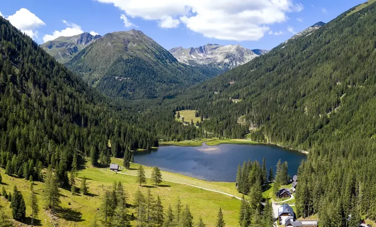 Region Murau erleben - mit Wanderschuhen und Badehose