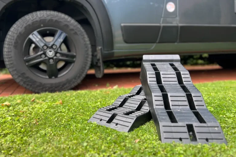 Wohnmobil-Levelierung mittels Auffahrkeilen