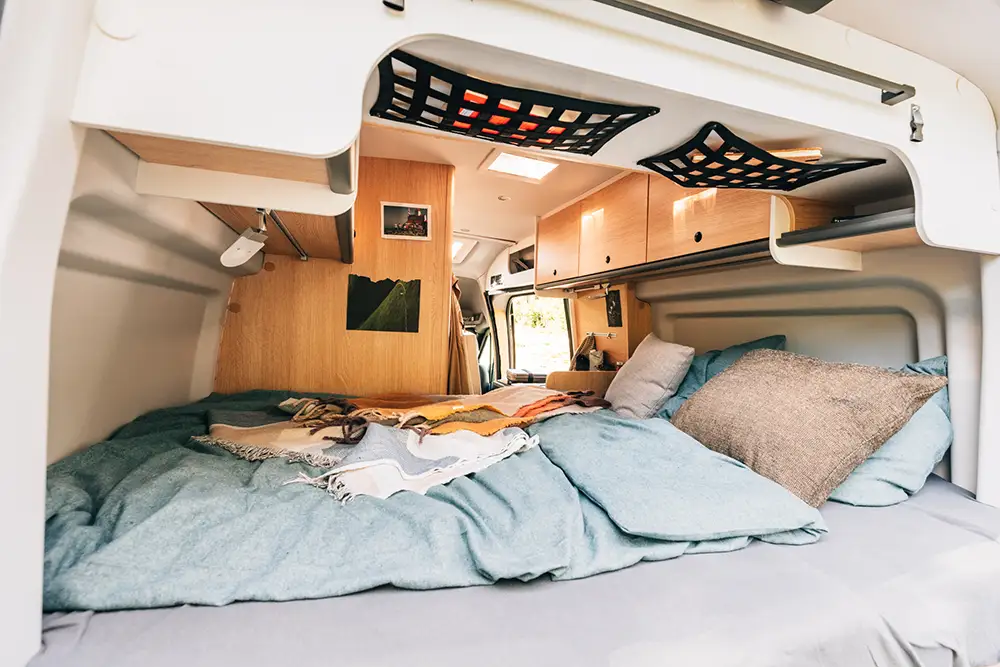 Sunlight Cliff-4x4-2026-Bett Schalfbereich