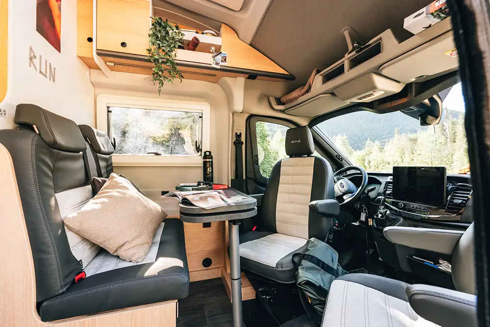 Sunlight Cliff-4x4-2026-Sitzgruppe