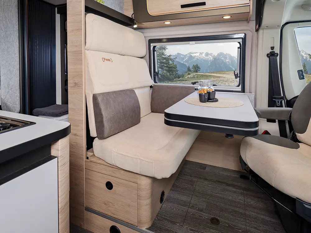 WEINSBERG CaraBus EDITION [FIRE] 600 MQ - Innenansicht